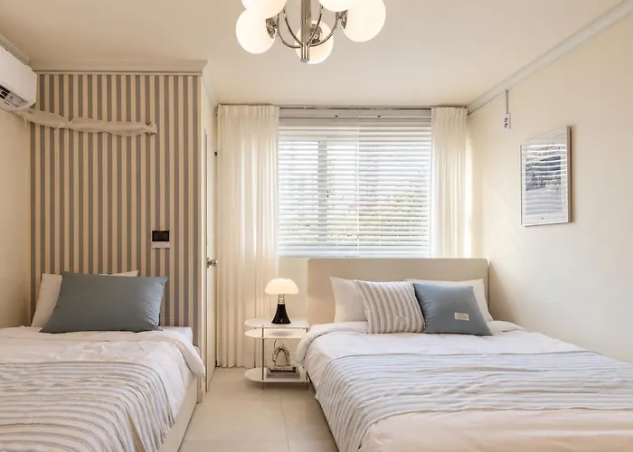 Apartment On West ㅣ New Openㅣ Station & Arex 5min Walk ㅣ Elevator