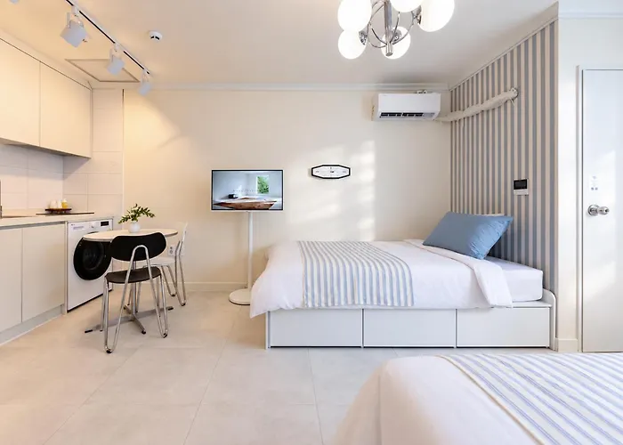 On West ㅣ New Openㅣ Station & Arex 5min Walk ㅣ Elevator Apartment