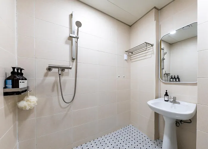 On West ㅣ New Openㅣ Station & Arex 5min Walk ㅣ Elevator Apartment